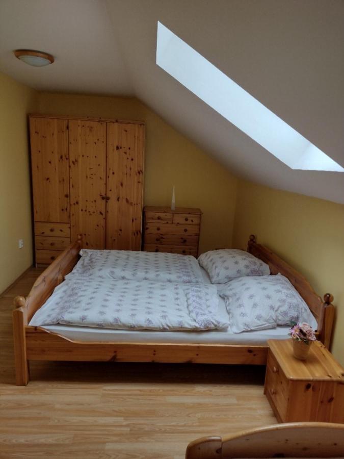 Sklipek V Agati Apartment Drnholec Luaran gambar